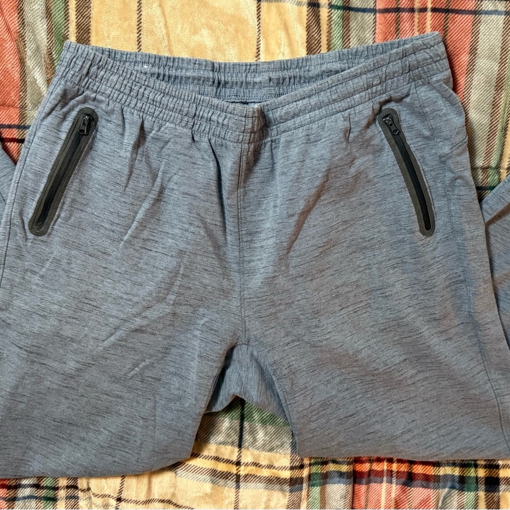 Men’s Athletic Pants with Zipper Pockets
